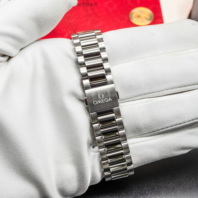 Omega Aqua Terra Shades 220.10.34.20.10.003 Image 3